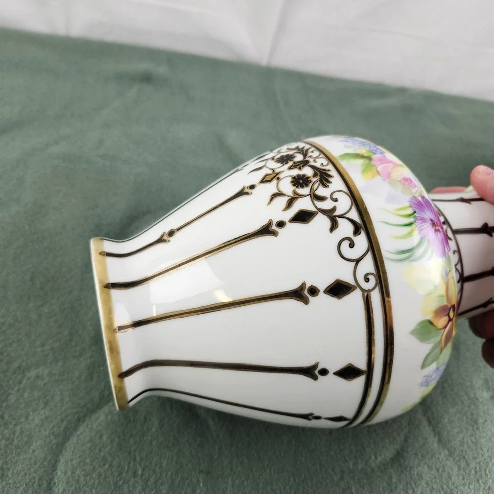 Nippon Hand-Painted Vase Morimura Brothers‎ Floral w/ Vertical Accents